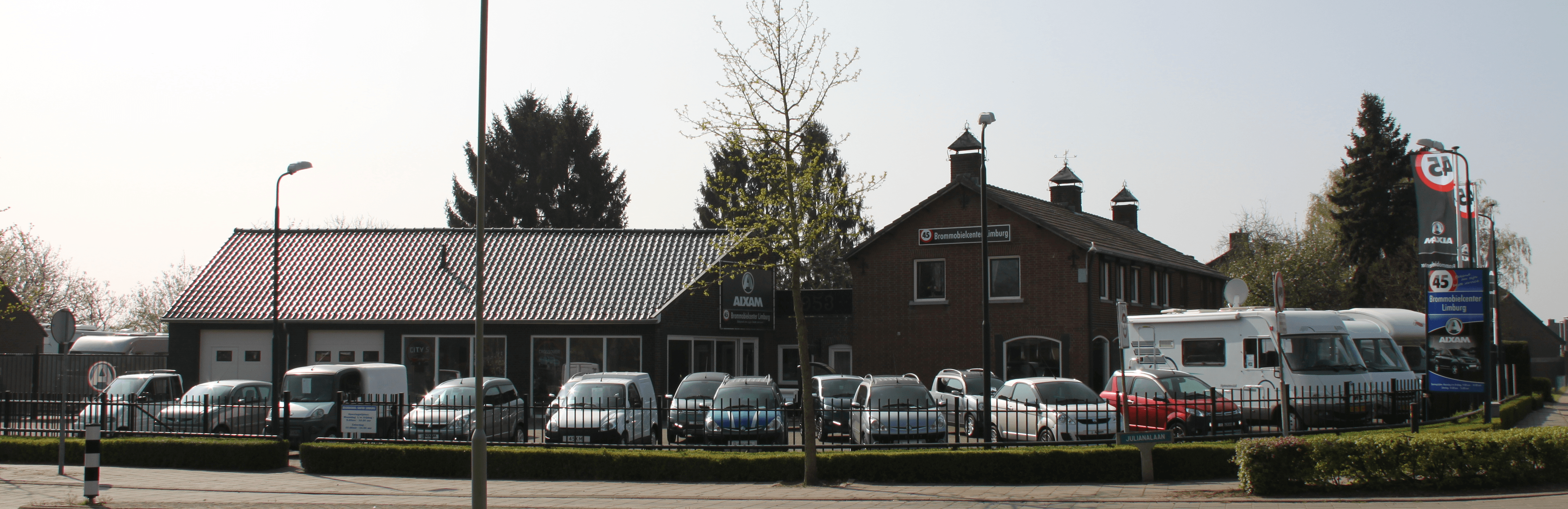 Showroom tweedehands brommobielen in Melick, Limburg